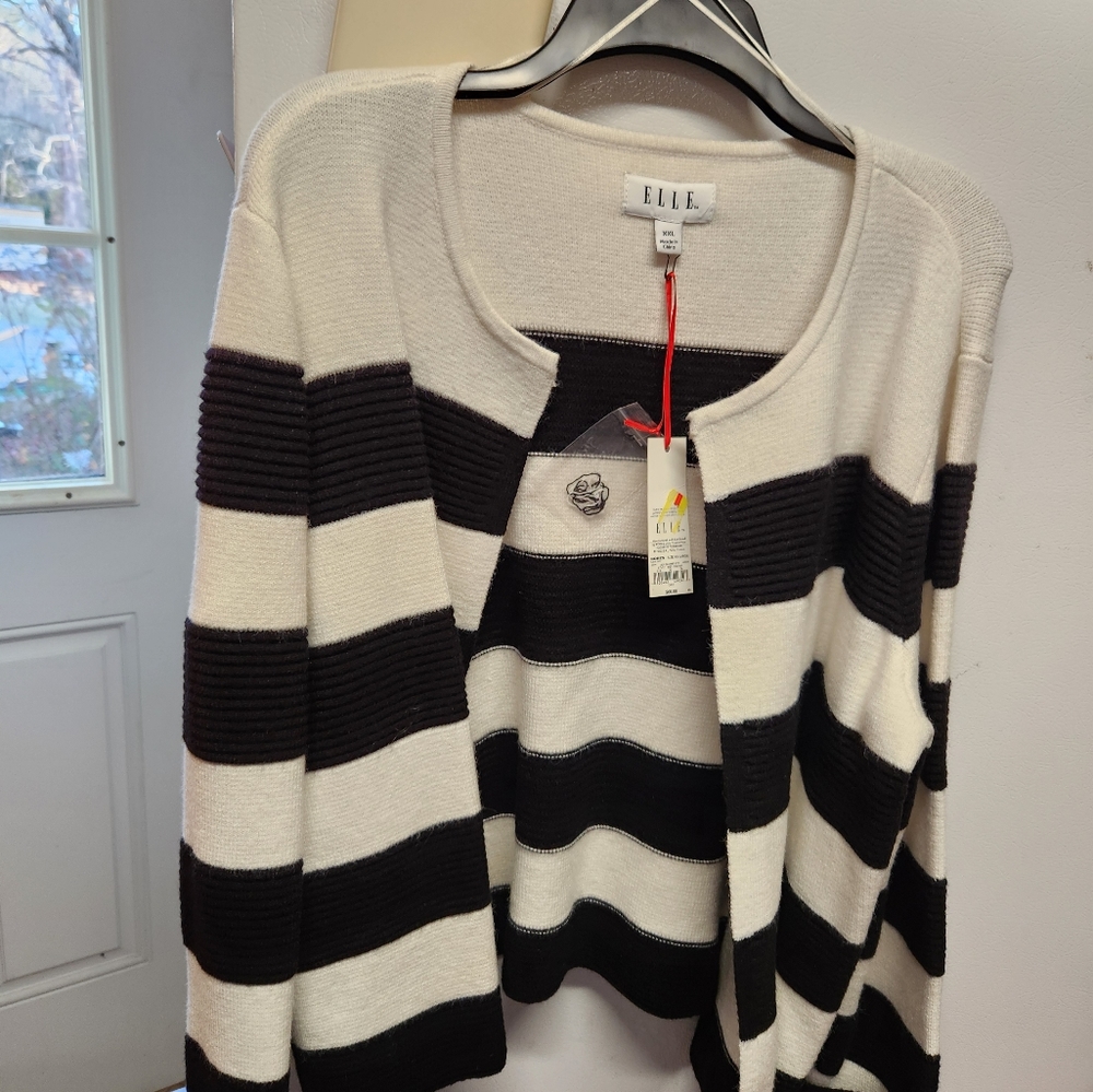 Sweater - Picture 4 of 4